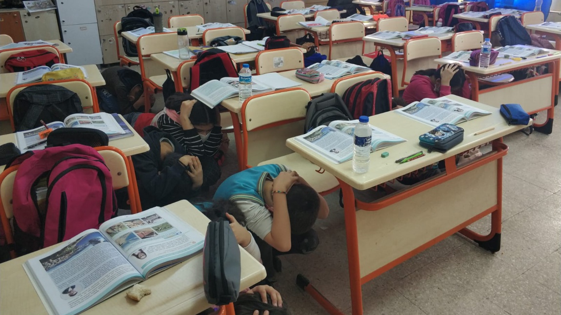 Türkiye genelindeki okullarda eş zamanlı deprem tatbikatı yapıldı